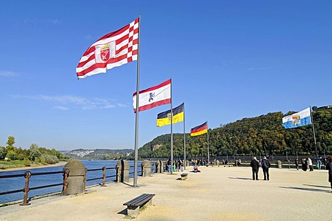 Flags, state flags, Deutsches Eck, German Corner, Moselle, Rhine, confluence, UNESCO World Heritage Kulturlandschaft Oberes Mittelrheintal cultural landscape of the Upper Middle Rhine Valley, Koblenz, Rhineland-Palatinate, Germany, Europe