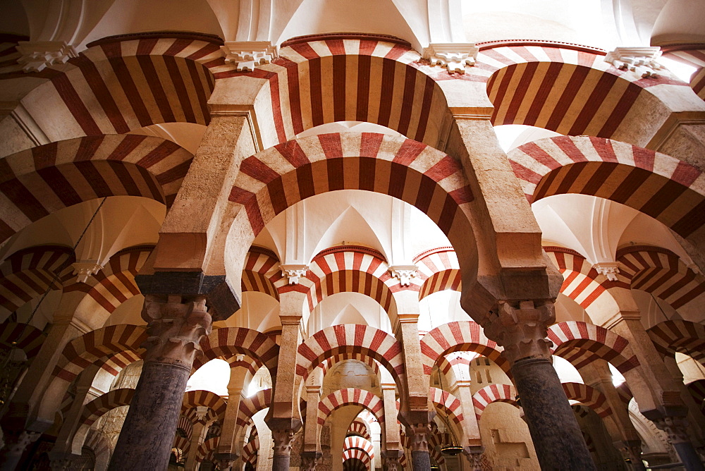 Moorish arches at La Mezquita, mosque, Cordoba Cathedral, Cordoba, Andalusia, Spain, Europe