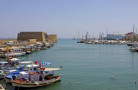 Koules Castle, Venetian harbour, yachts and fishing boats, Heraklion or Iraklion, Crete, Greece, Europe