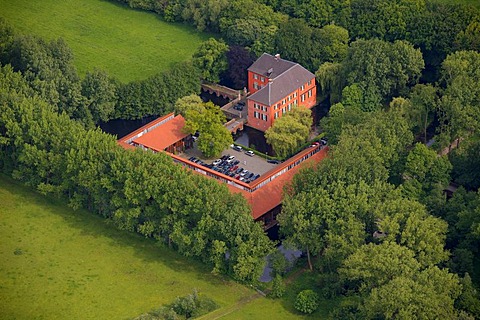 Aerial photo, Haus Luettinghoff restoration workshop, moated casatle, museum, conference venue, Buer, Gelsenkirchen, Ruhrgebiet area, North Rhine-Westphalia, Germany, Europe