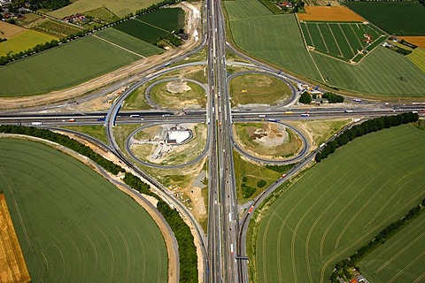 Aerial view, clover, motorway reconstruction, Kamener Kreuz junction of the A1 and A2 motorways, BAB-Kreuz junction, Derne, Kamen, Ruhrgebiet region, North Rhine-Westphalia, Germany, Europe