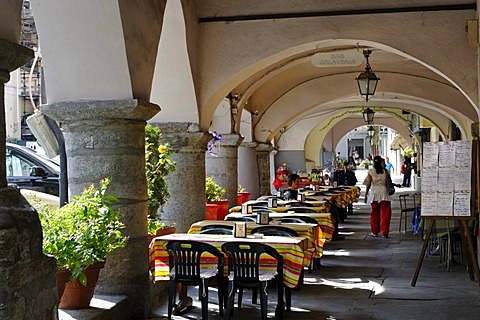 Arcades, Portici di Via Palazzo, Susa in the Susa valley, Valle di Susa, Provincia Torino, Piemont, Piedmont, Italy, Europe