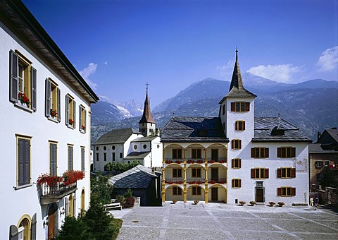 Haus Inalbon house next to the the Saint Martin church, Visp, Canton of Valais, Switzerland, Europe