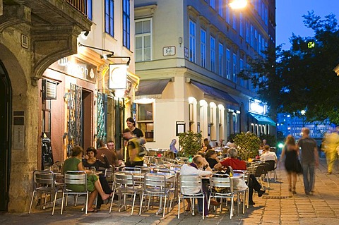 Nightlife in the Bermuda Triangle pub and party district, Vienna, Austria, Europe