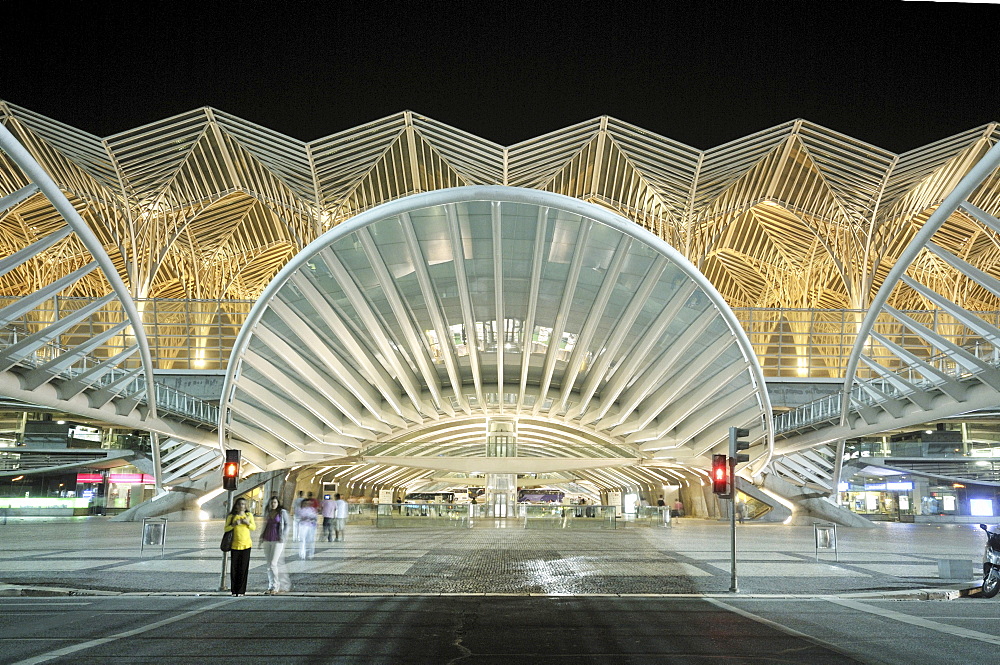 Gare do Oriente train station at night, architect Santiago Calatrava, on the grounds of the Parque das Nacoes park, site of the Expo 98, Lisbon, Portugal, Europe