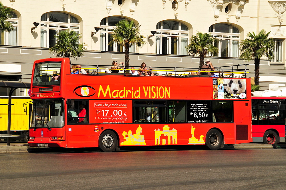 Tourist bus in front of the Palace Hotel, Madrid, Spain, Iberian Peninsula, Europe