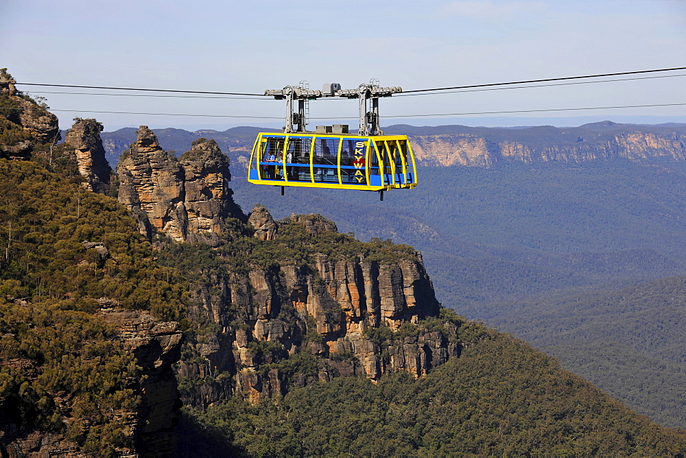 Scenic Skyway cable car from the Scenic World Complex in front of the Three Sisters rock formation, Jamison Valley, Blue Mountains National Park, New South Wales, Australia