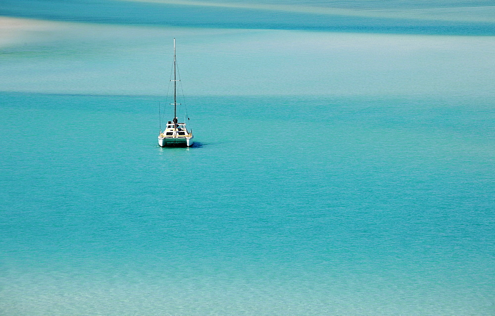 Catamaran, sailboat, sea off Whitehaven Beach, Whitsunday Island, Whitsunday Islands National Park, Queensland, Australia