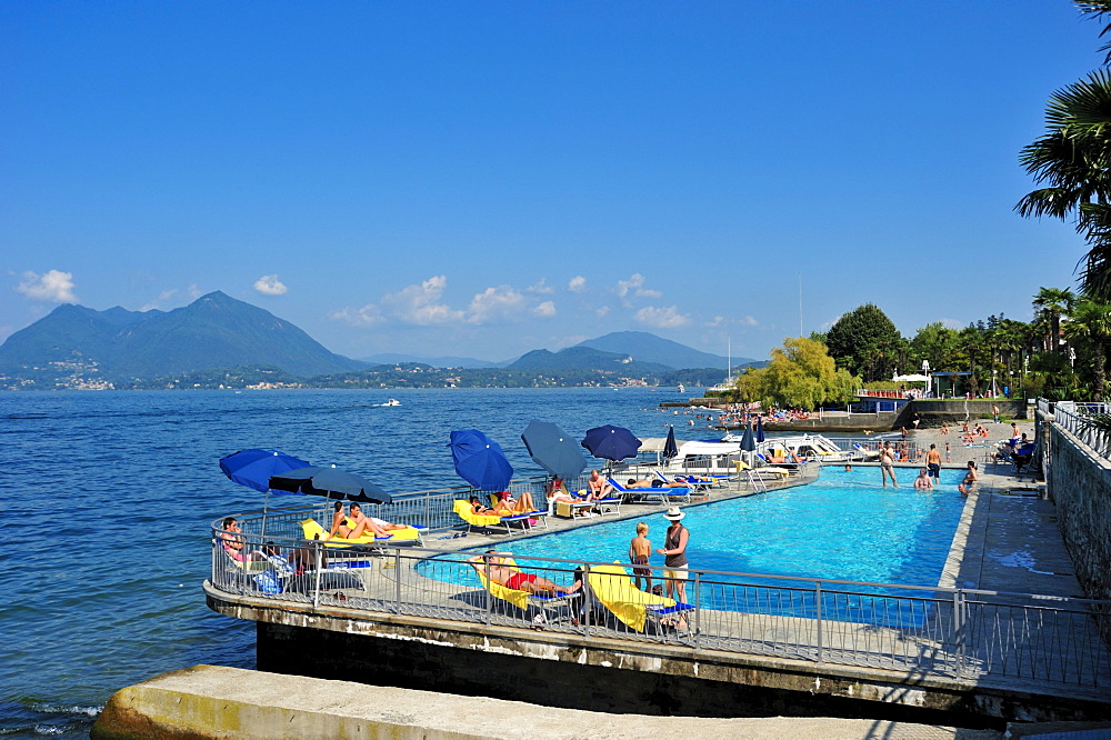 Swimming pool of the hotel La Palma, Stresa, Lago Maggiore, Piedmont, Italy, Europe