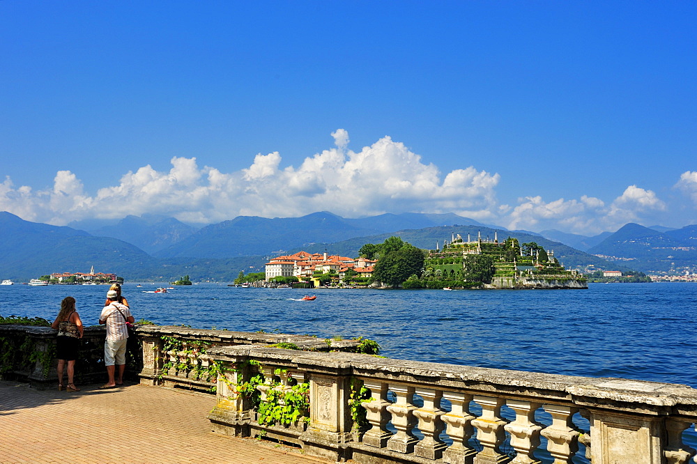 Promenade with Isola Bella and Isola dei Pescatori islands, Borromean islands, Stresa, Lago Maggiore lake, Piedmont, Italy, Europe