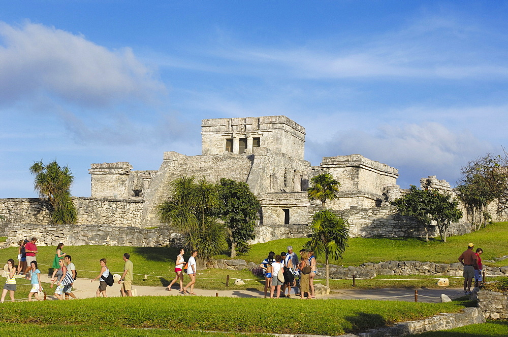 The castle, El Castillo, Mayan ruins of Tulum, 1200-1524, Tulum, Quintana Roo state, Mayan Riviera, Yucatan Peninsula, Mexico