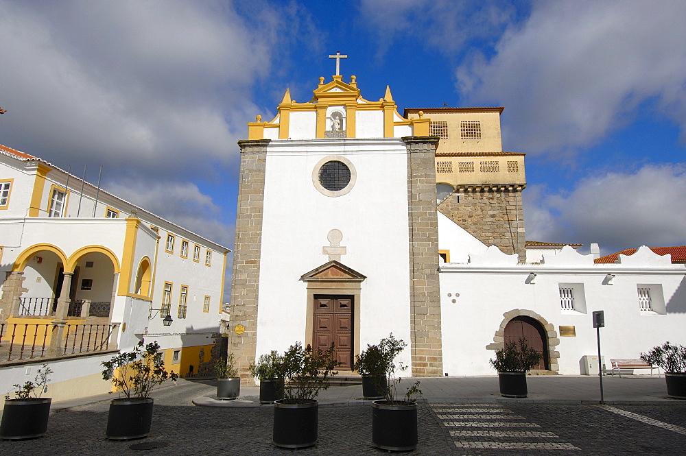 El Salvador church in Praca de Sertorio, evora, Alentejo, Portugal, Europe