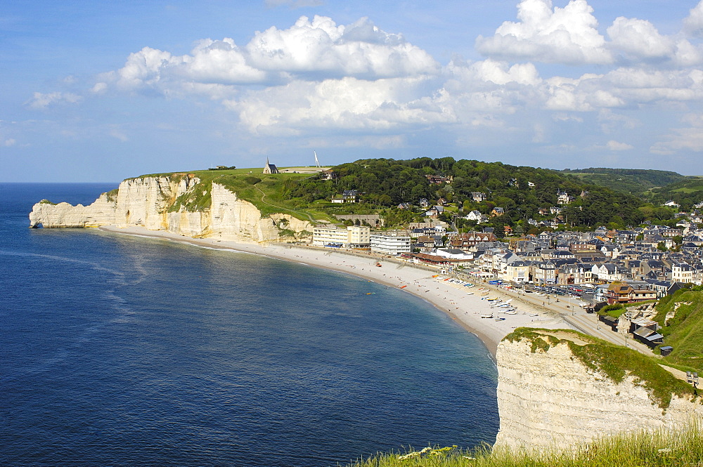 Porte d'Amont cliff, etretat, Cote d'Albatre, Haute-Normandie, Normandy, France, Europe