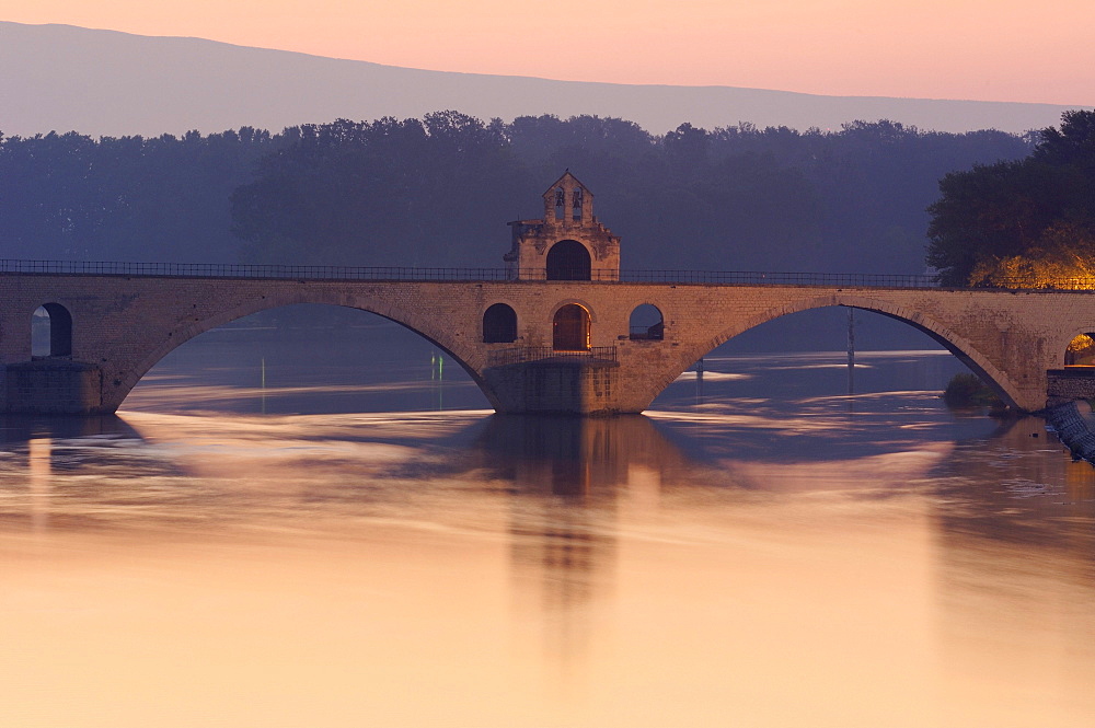 Saint Benezet bridge over Rhone river, Avignon, Vaucluse, Provence-Alpes-Cote d'Azur, Rhone valley, Provence, France, Europe