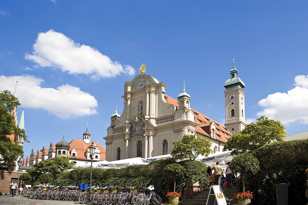 Heilig-Geist-Kirche church on the Viktualienmarkt square, Munich, Bavaria, Germany, Europe