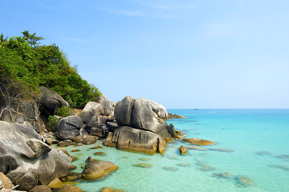 Rocky coast at Coral Cove, Ko Samui island, Thailand, Asia