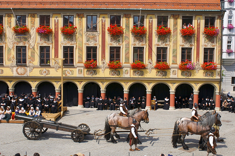 Wallenstein 1630 procession in front of the Tax House on the market square in Memmingen, Allgaeu, Bavaria, Germany, Europe