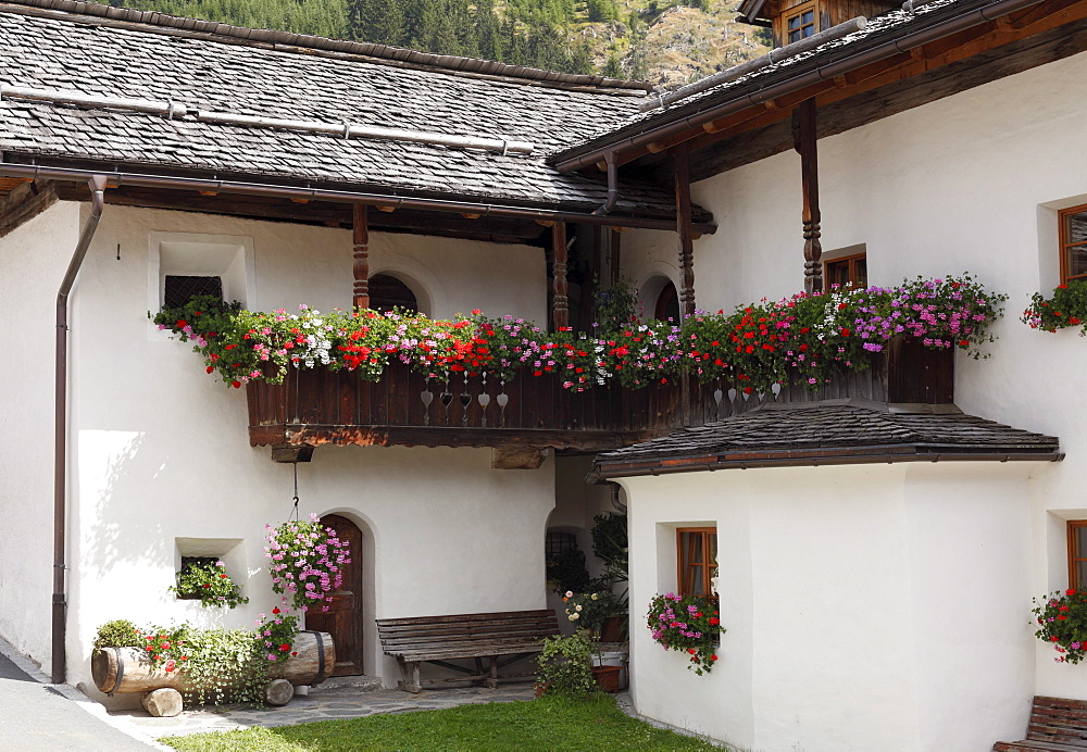 Old farmhouse, Obertilliach, Tiroler Gailtal, East Tyrol, Tyrol, Austria, Europe