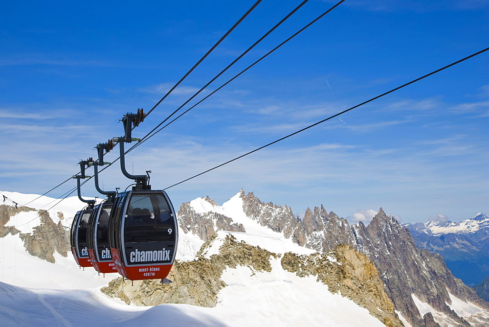 Cable car between Aiguille du Midi and Punta Helbronner, Funivie Monte Bianco, Mont Blanc Funicular, Mont Blanc Massif, Alps, Italy, Europe