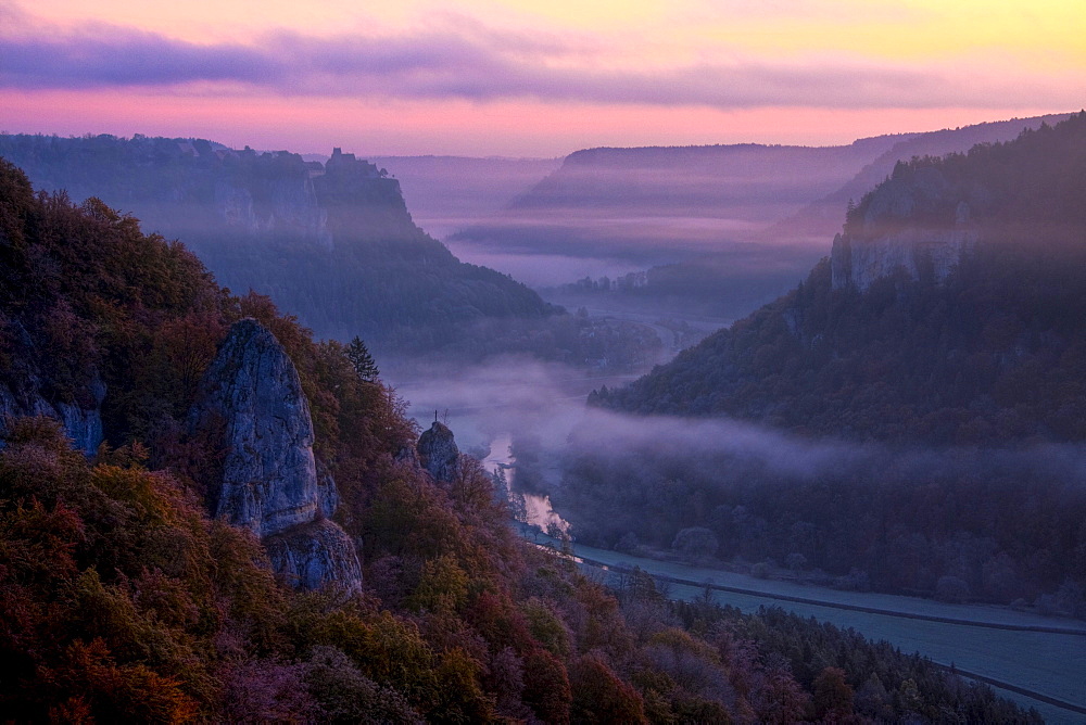 Sunrise mood in the Upper Danube Valley, Sigmaringen district, Baden-Wuerttemberg, Germany, Europe