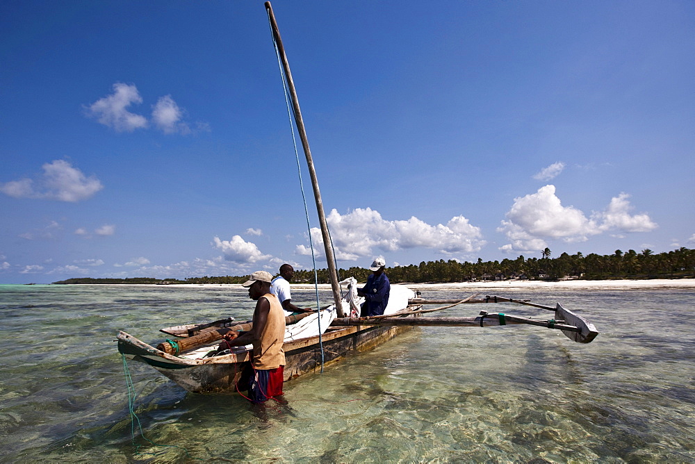 Arab dhow being prepared for sailing, Zanzibar, Tanzania, Africa