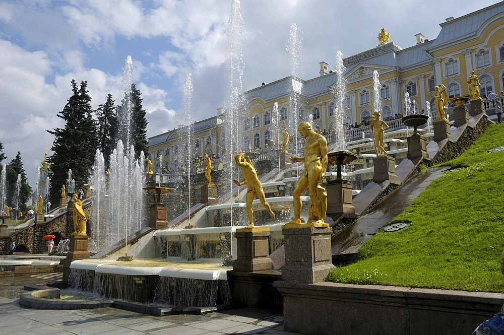 Grand Cascade with Palace, Peterhof, Petrodvorez, Saint Petersburg, Russia, Europe