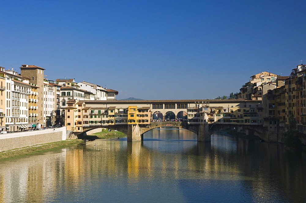 Ponte Vecchio bridge, Arno River, Florence, Tuscany, Italy, Europe