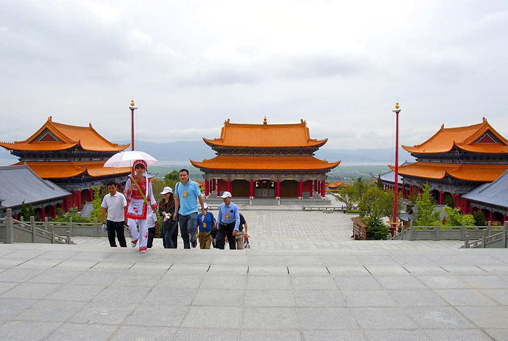 Tourism, guided tour, group of Chinese tourists with guide, Chongsheng Temple, Dali, Yunnan Province, People's Republic of China, Asia