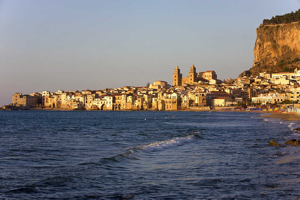 Old town by the sea, Cefalo, Palermo province, Sicily, Italy, Europe