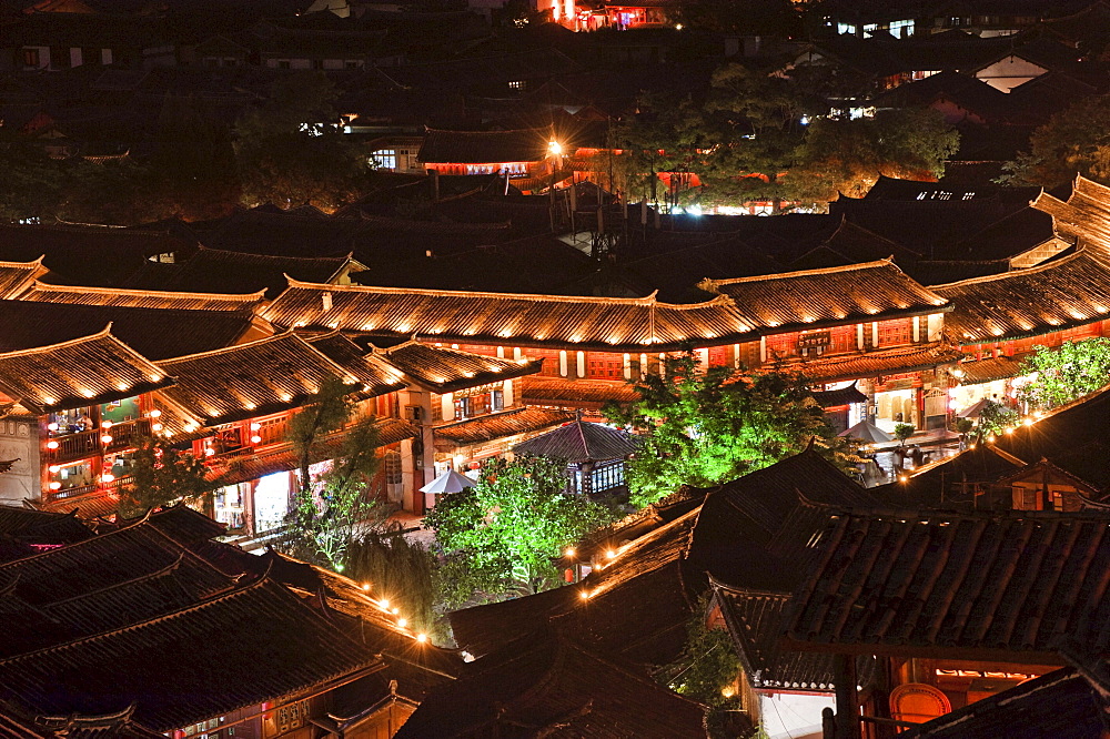 Lijiang historic centre at night, Yunnan, China, Asia