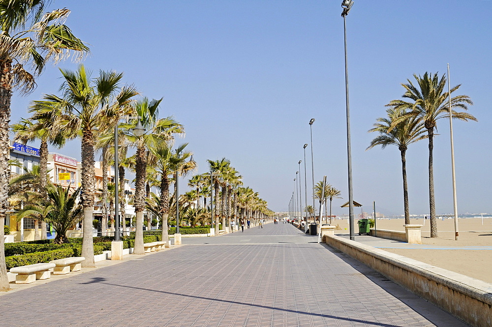 Paseo Maritimo, sea front, beach, promenade, Playa de las Arenas, Platja de El Cabanyal, Valencia, Spain, Europe