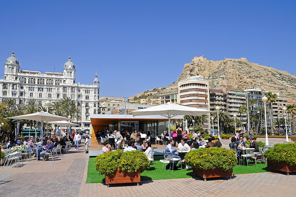 Street cafe, promenade, Castillo Santa Barbara, castle, harbour, Alicante, Costa Blanca, Spain, Europe