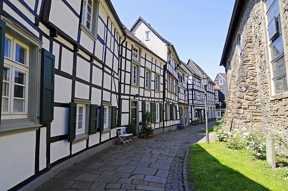 Church of St. George, half-timbered houses, historic town, Hattingen, North Rhine-Westphalia, Germany, Europe