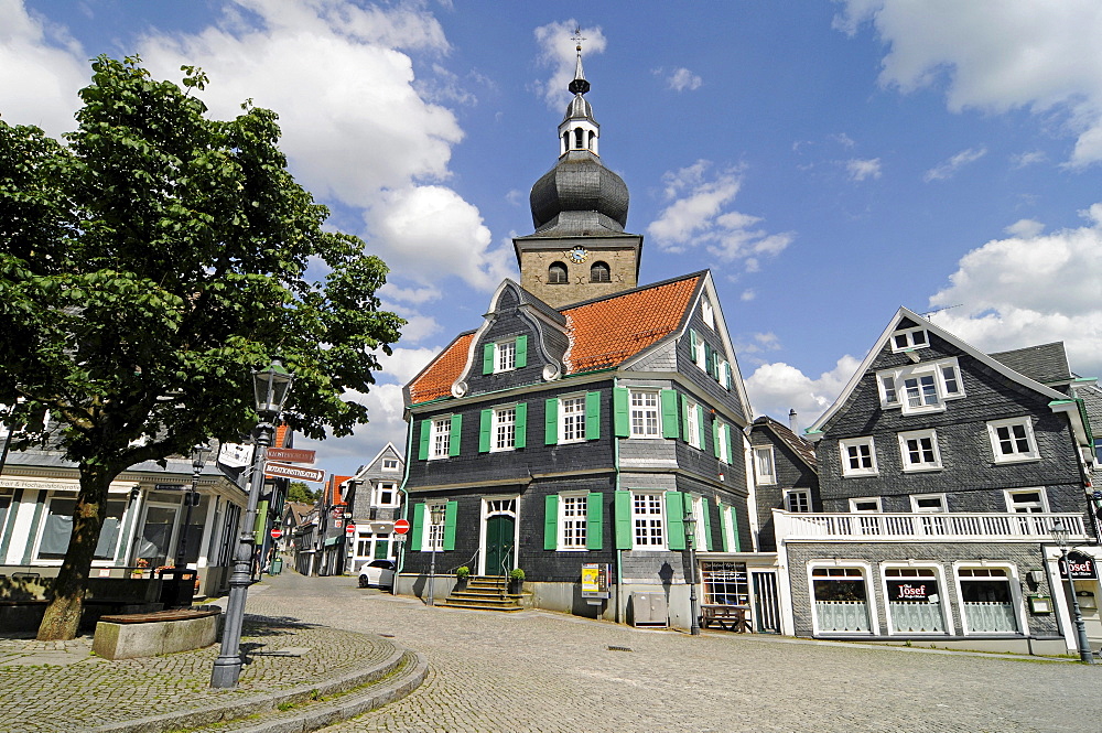 Alter Markt market place, church, half-timbered house, slate, historic centre, Lennep, Remscheid, Bergisches Land area, North Rhine-Westphalia, Germany, Europe