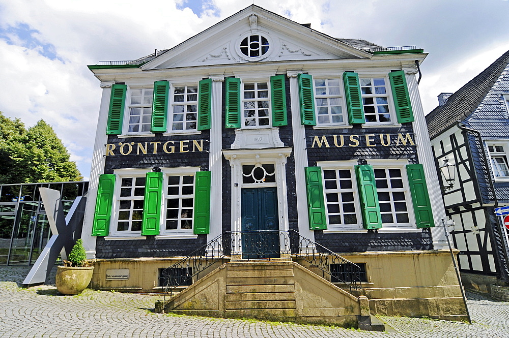 Deutsches Roentgen Museum, half-timbered house, slate, Lennep, Remscheid, Bergisches Land area, North Rhine-Westphalia, Germany, Europe