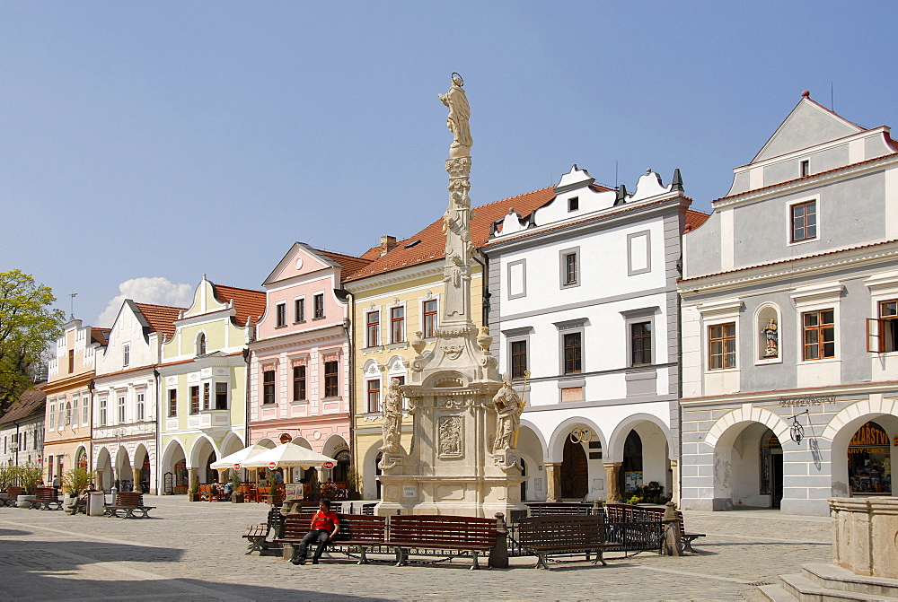 Main square, Masaryk square, fountain, Renaissance houses, Trebon, Wittingau, Czech Republic, Europe