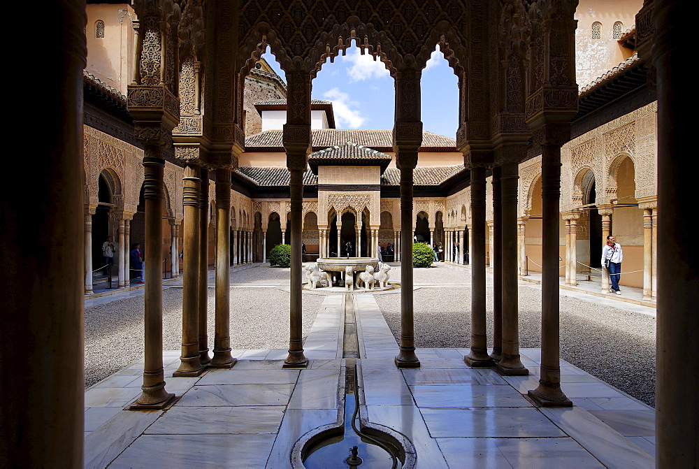 Court of the Lions, Alhambra, Granada, Andalusia, Spain, Europe