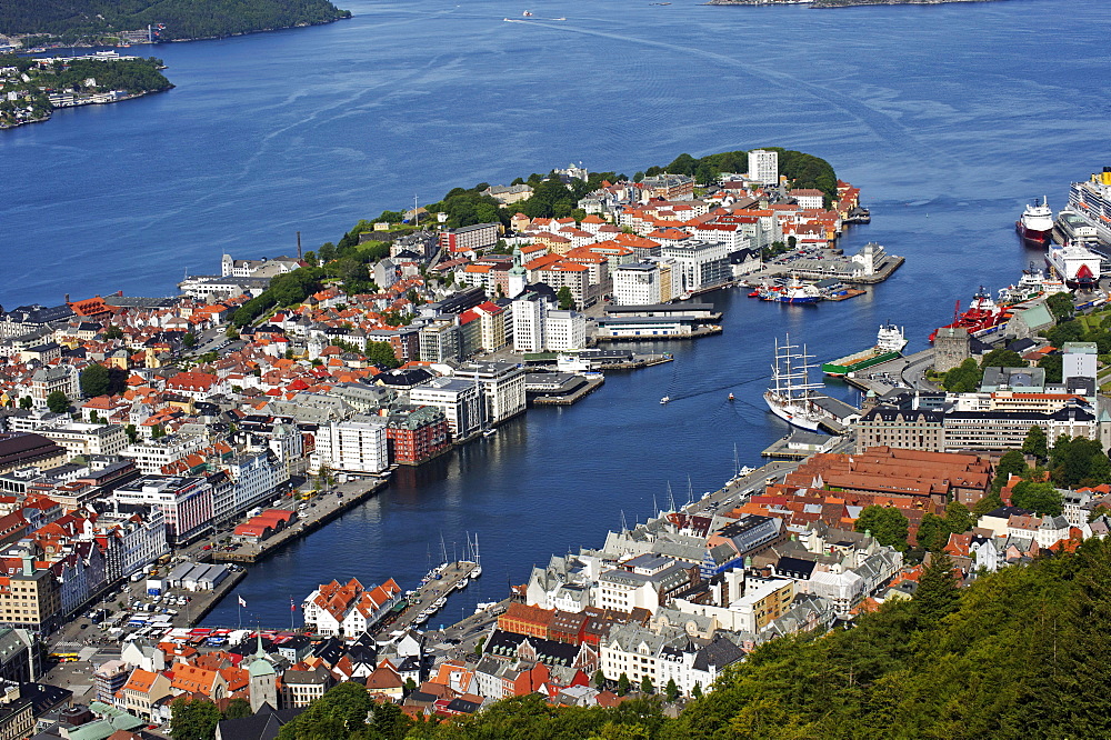 Historic centre with city harbour from the city hill and view point Floyen, Bergen, Norway, Europe