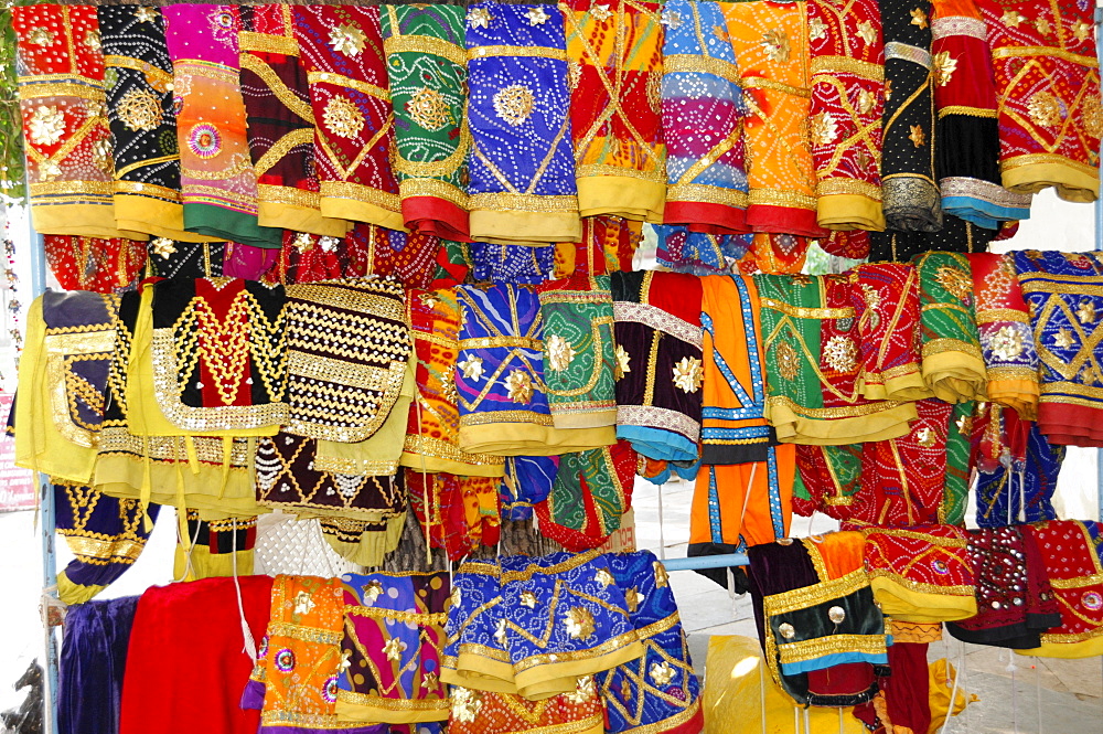 Handicrafts, souvenirs, Udaipur bazaar, Rajasthan, Northern India, Asia