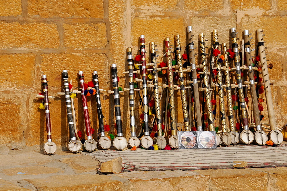 Souvenirs at the Garisarsee lake in Jaisalmer, Rajasthan, northern India, Asia