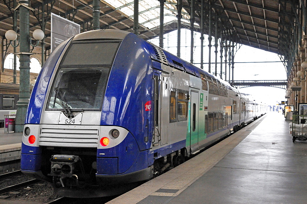 Local train, Gare du Nord, North station, Paris, France, Europe