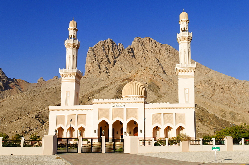 Mosque in Yanqul, Hajar al Gharbi Mountains, Al Dhahirah region, Sultanate of Oman, Arabia, Middle East