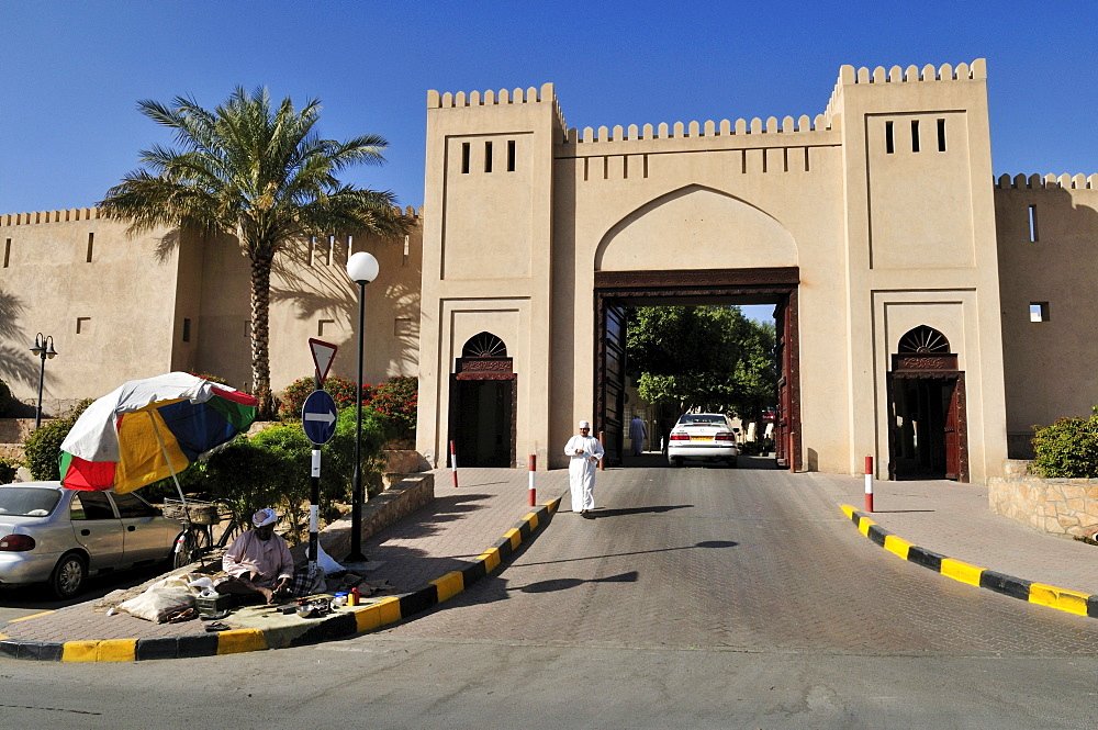 Entrance gate to the modern Nizwa Souk, Hajar al Gharbi Mountains, Dhakiliya Region, Sultanate of Oman, Arabia, Middle East