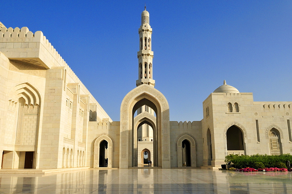 Sultan Qaboos Grand Mosque, Muscat, Sultanate of Oman, Arabia, Middle East