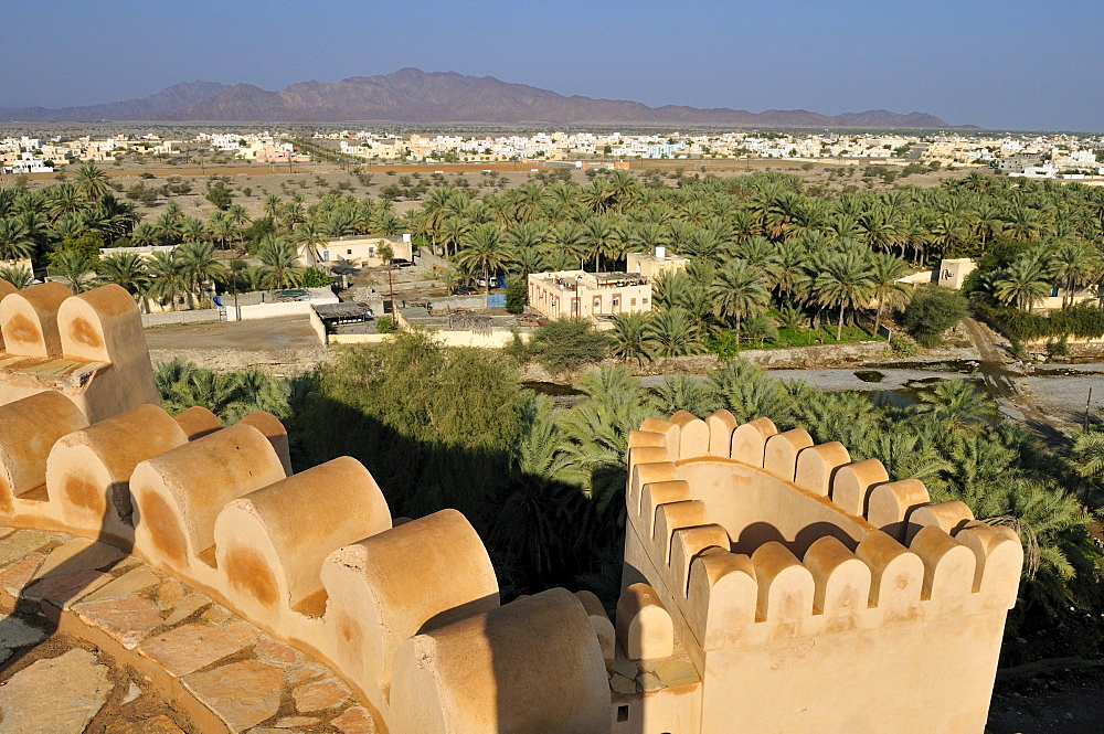 Historic adobe fortification Nakhal, Nakhl Fort or Castle, Hajar al Gharbi Mountains, Batinah Region, Sultanate of Oman, Arabia, Middle East