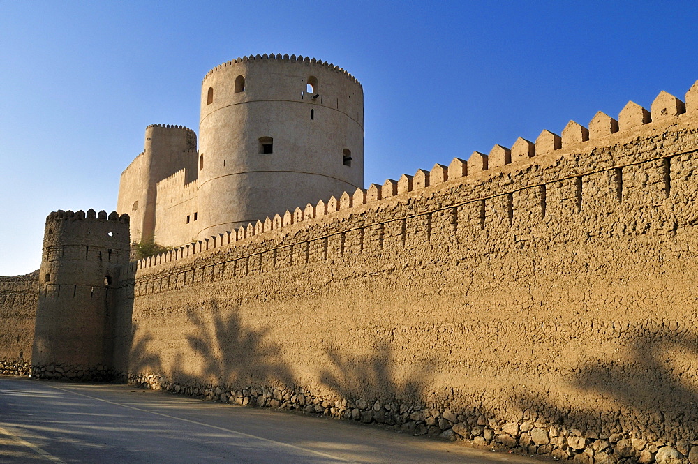 Historic adobe fortification Rustaq Fort or Castle, Hajar al Gharbi Mountains, Batinah Region, Sultanate of Oman, Arabia, Middle East