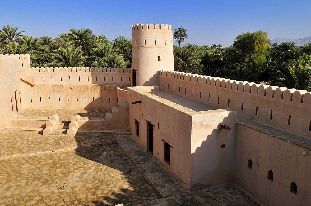 Historic adobe fortification, Jaalan Bani Bu Hasan Fort or Castle, Sharqiya Region, Sultanate of Oman, Arabia, Middle East