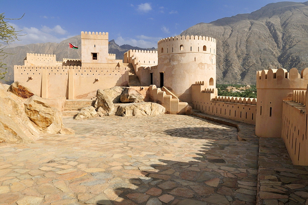 Historic adobe fortification Nakhal, Nakhl Fort or Castle, Hajar al Gharbi Mountains, Batinah Region, Sultanate of Oman, Arabia, Middle East