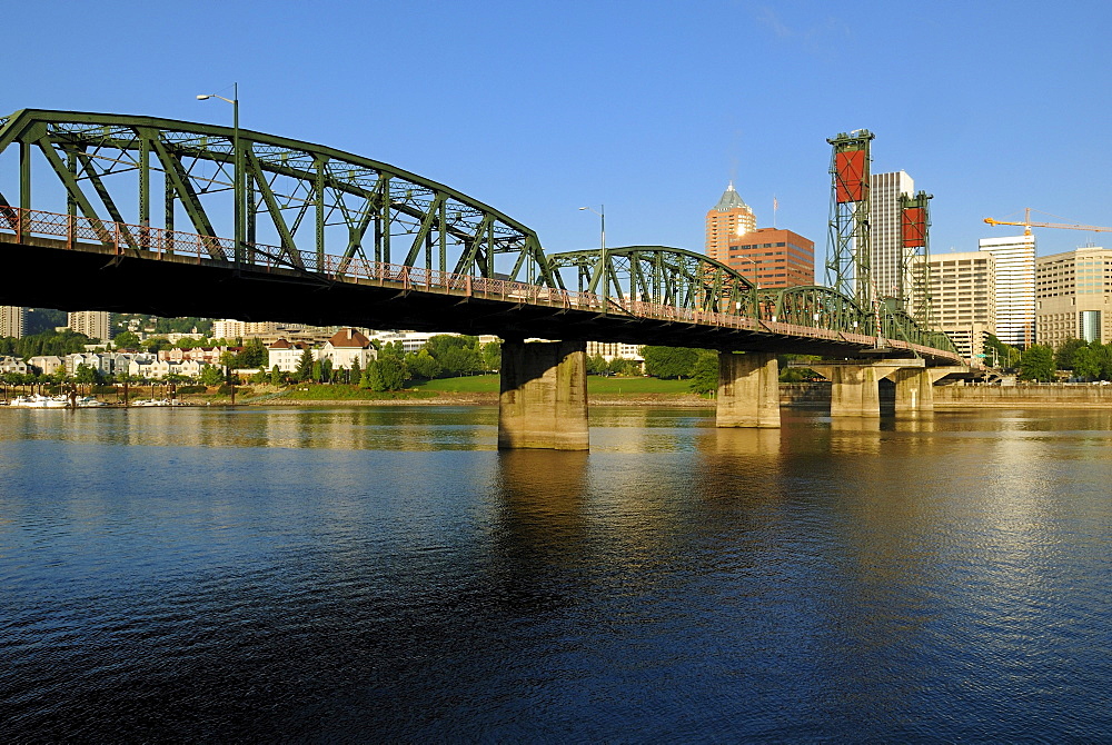 Willamette River in Portland, Oregon, USA