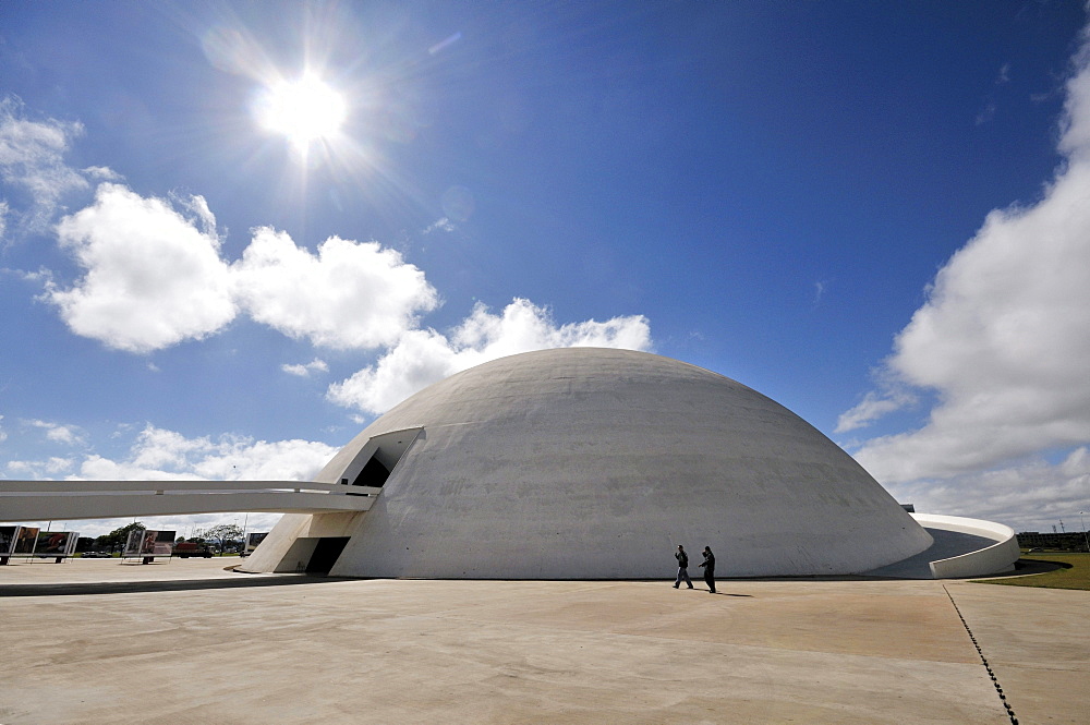 Museu Nacional Honestino Guimaraes National Museum, by architect Oscar Niemeyer, Brasilia, Distrito Federal state, Brazil, South America